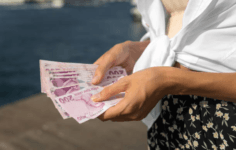 Öğrenci Kredi Kartı Veren Bankalar 2026: En İyi Kartlar ve Limit Bilgisi