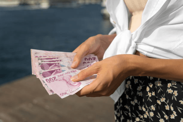 Öğrenci Kredi Kartı Veren Bankalar 2026: En İyi Kartlar ve Limit Bilgisi